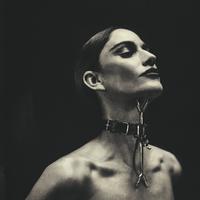 Niia - V